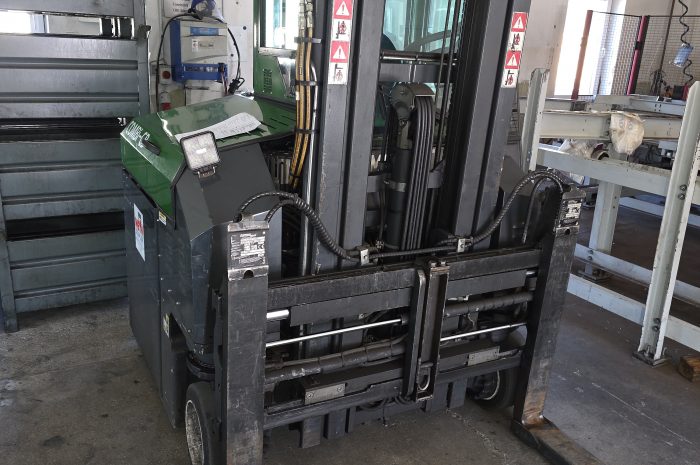 Seitenstapler 4 Wege Stapler Gabelstapler Combilift CBE 3000